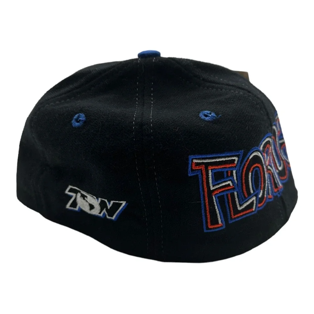 VTG 90s Top of the World Florida Gators Graffiti Fitted Hat Cap Size‎ 6 3/4 NWT